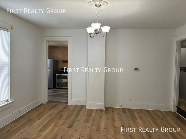 Building Photo - 519 Ann St