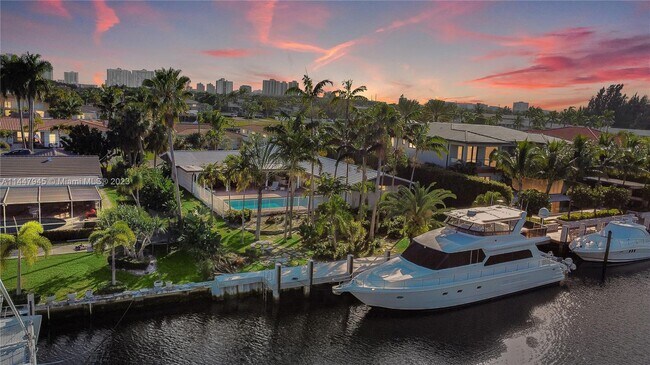 Building Photo - 460 Alamanda Dr