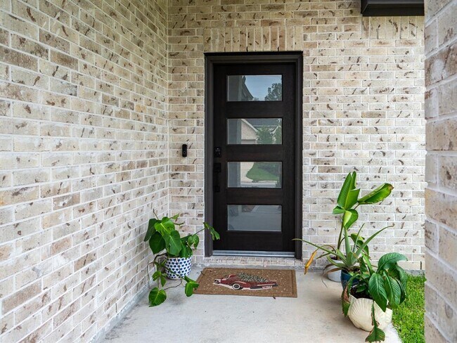 Foto del edificio - 320 Rise Ln