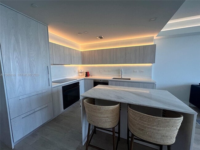 Building Photo - 3131 NE 7th Ave