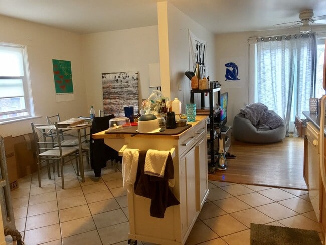 Spacious 3-Bed Near BU — Great Value in Al... - Spacious 3-Bed Near BU — Great Value in Al... Apartment