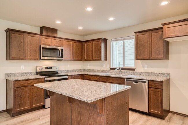 Building Photo - Fantastic brand new home with 2-car garage!
