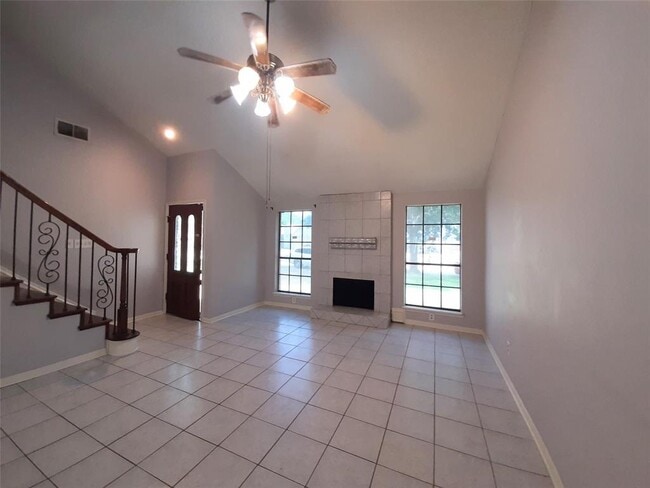 Building Photo - 16807 Rockstone