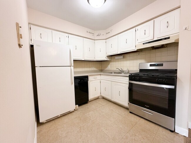 Foto del edificio - 915 Westmoreland Dr