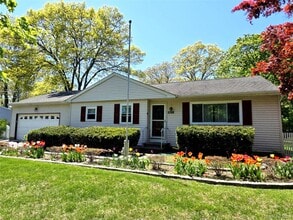 Building Photo - 2758 N Cedar Ave