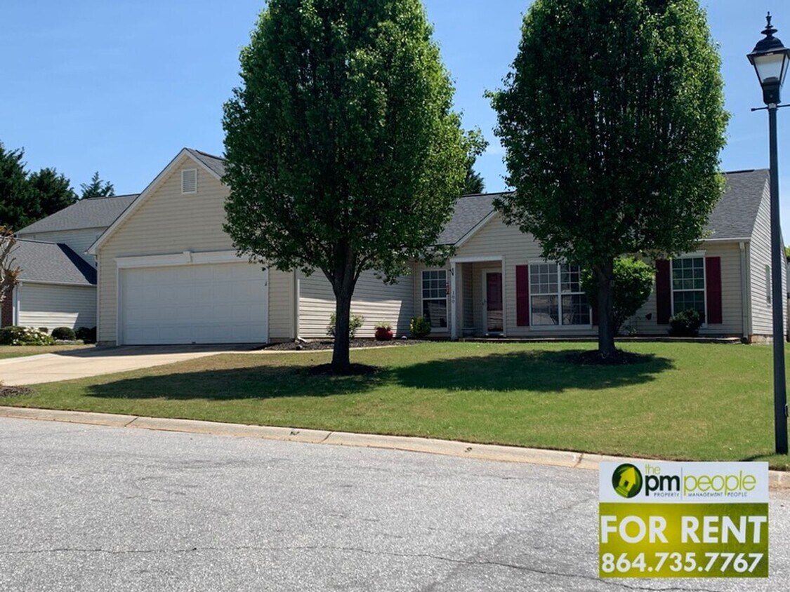 Foto principal - Comfortable 3/2 with Large Bonus Room in M...