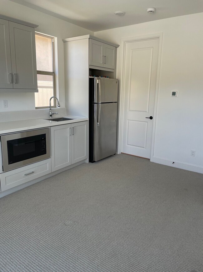 Living area with Kitchenette - 955 Lindbergh Dr