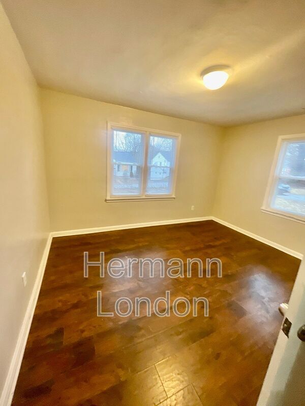 Foto del edificio - 224 S Harvey Ave