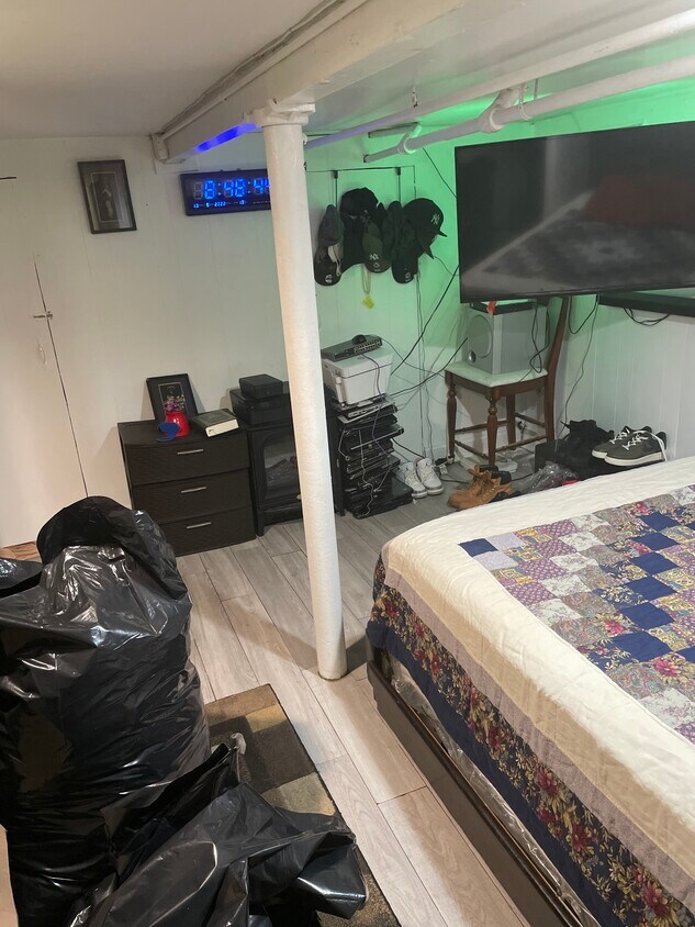 13105 135th St Unit Bsmt, South Ozone Park, NY 11420 13105 135th St