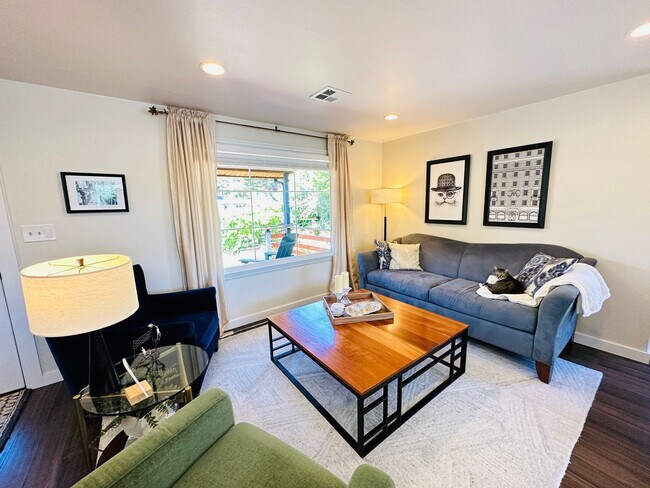Building Photo - Magnolia - 3 Bed / 2 Bath Home -