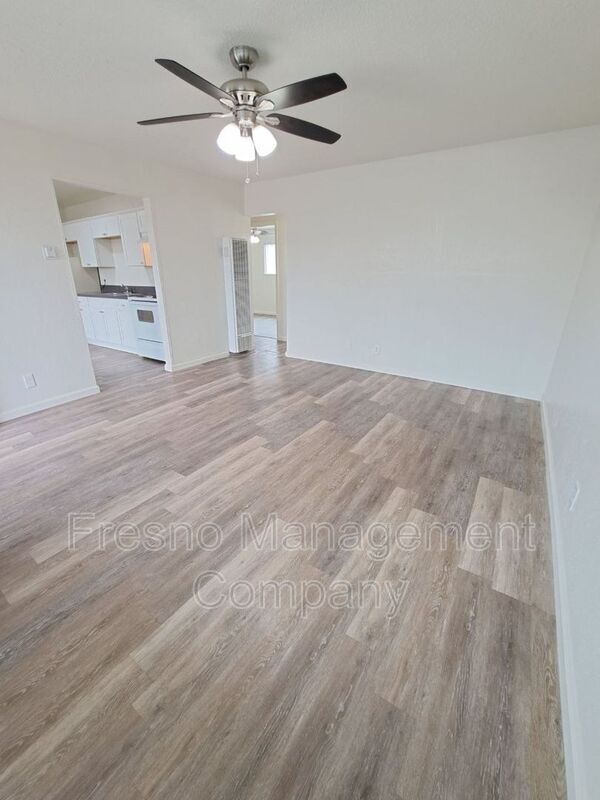 Foto del edificio - 382 N Glenn Ave