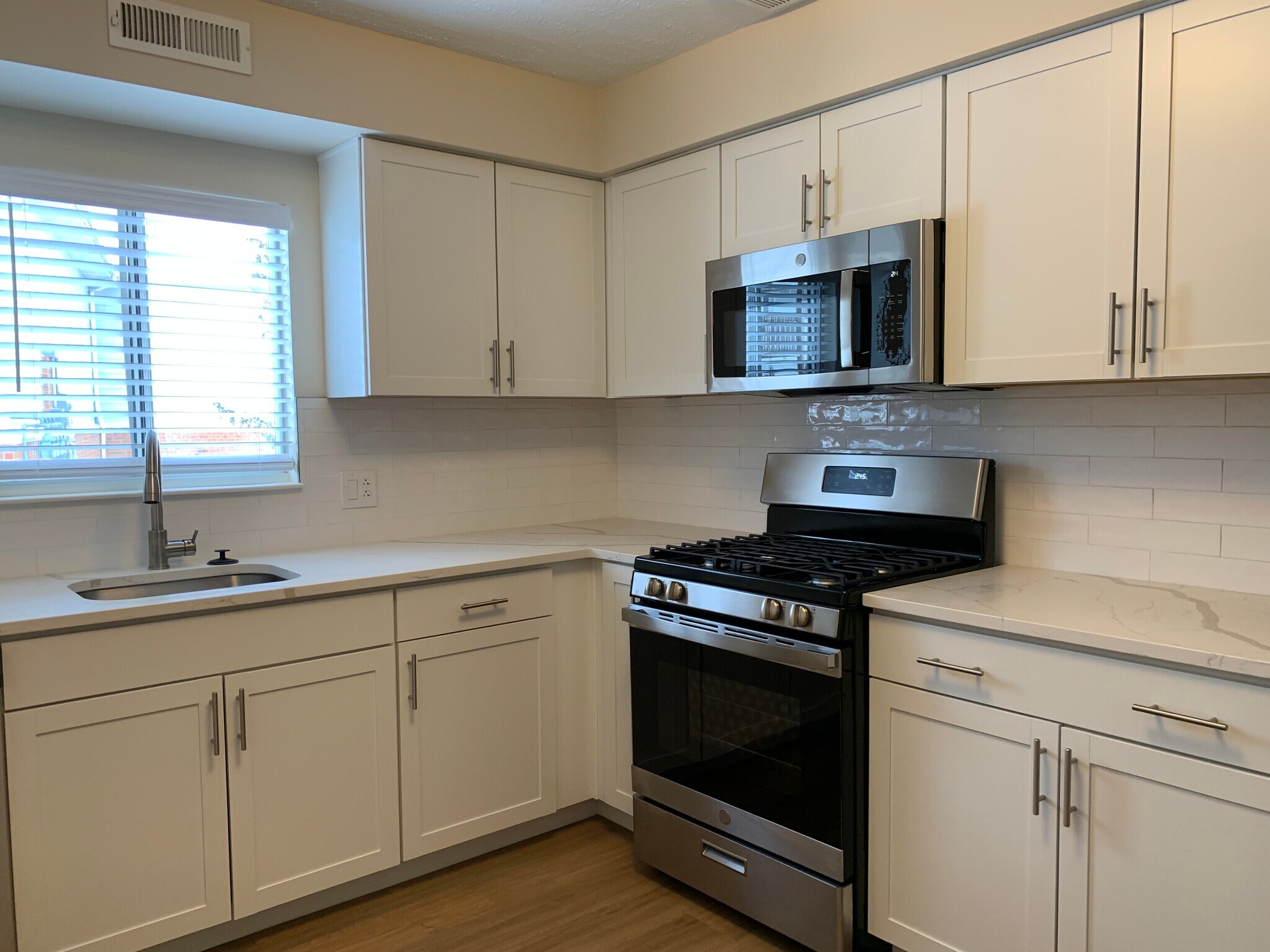 Oakwood Apartments – photo 3