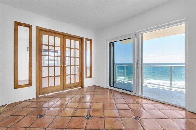 Foto del edificio - 6000 N Ocean Dr