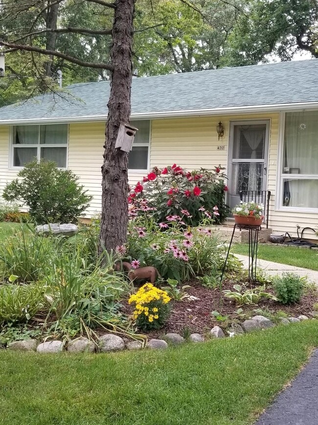Building Photo - 430 Waubun Dr