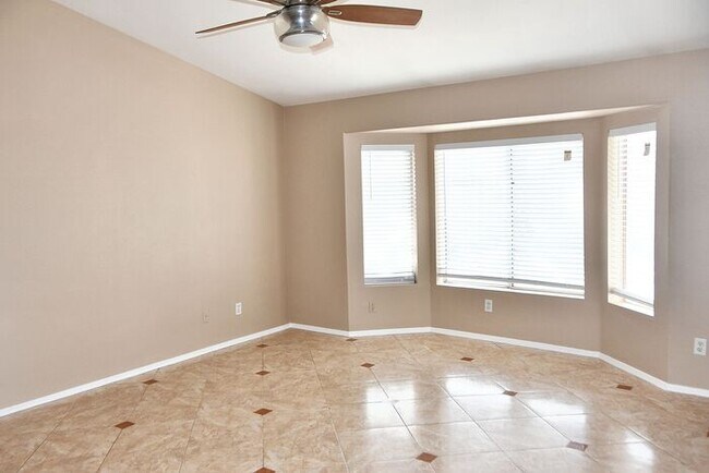 Foto del edificio - COMING SOON! Great Location! Lovely 3Bedroom Plus/ 2Bathroom Chandler Home!