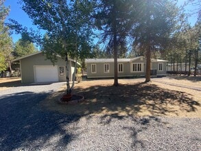 Building Photo - 53044 Tarry Ln