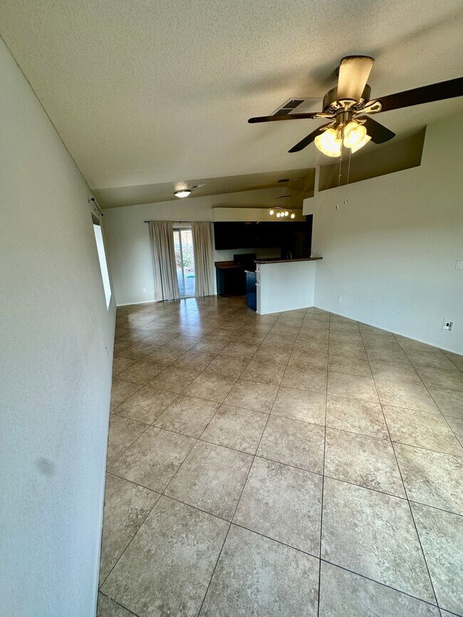 Building Photo - Single Family House