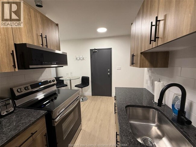 Building Photo - 808 Ottawa St