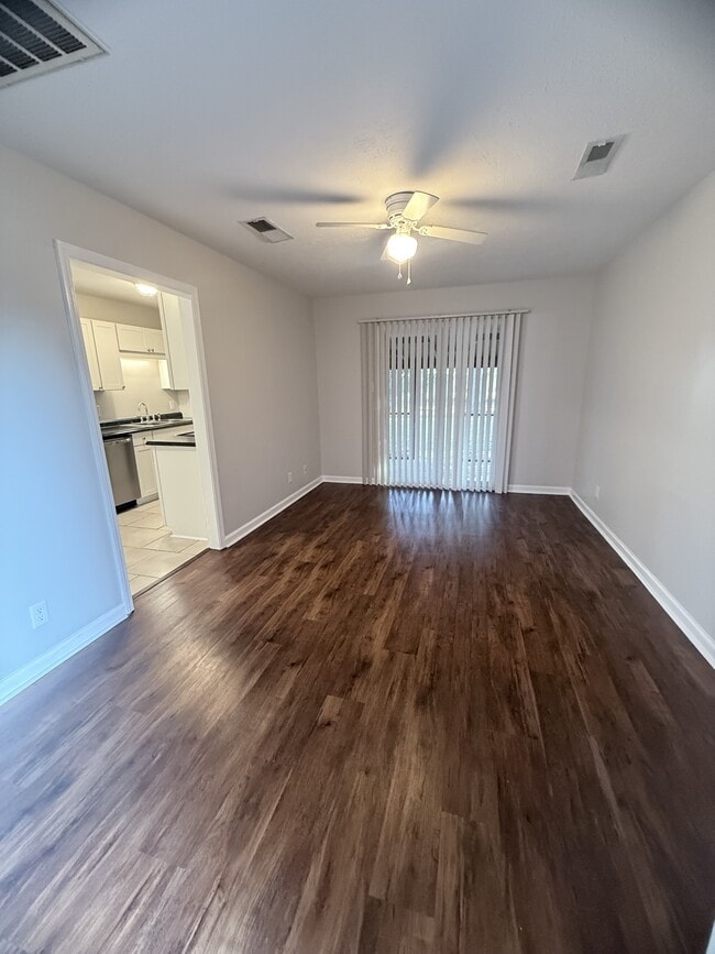 Foto del edificio - 4149 Shipyard Walk