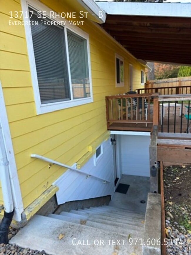 Photo - 13717 SE Rhone St Apartment