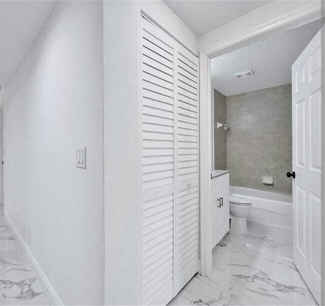 Foto del edificio - 4523 Oak Terrace Dr