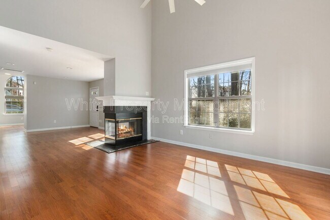 Building Photo - 8401 Southgate Commons Dr
