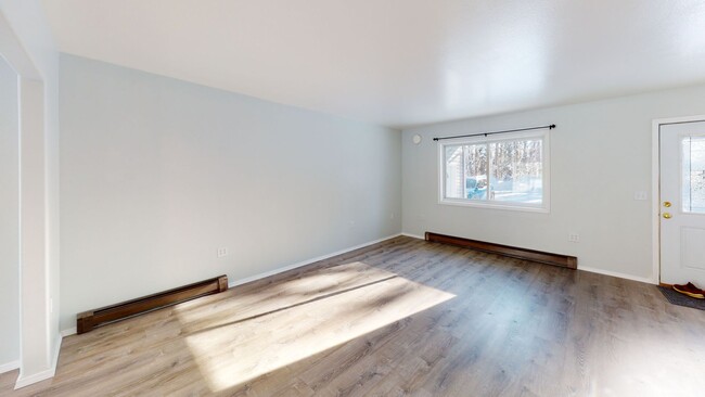 Building Photo - Storey Dr 3246-JC