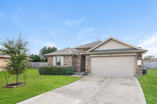 Building Photo - Spacious 4-Bedroom Home