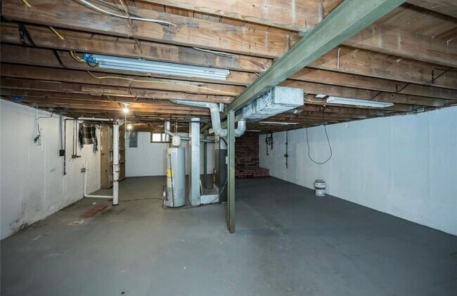 Foto del edificio - 325 Caithness Rd