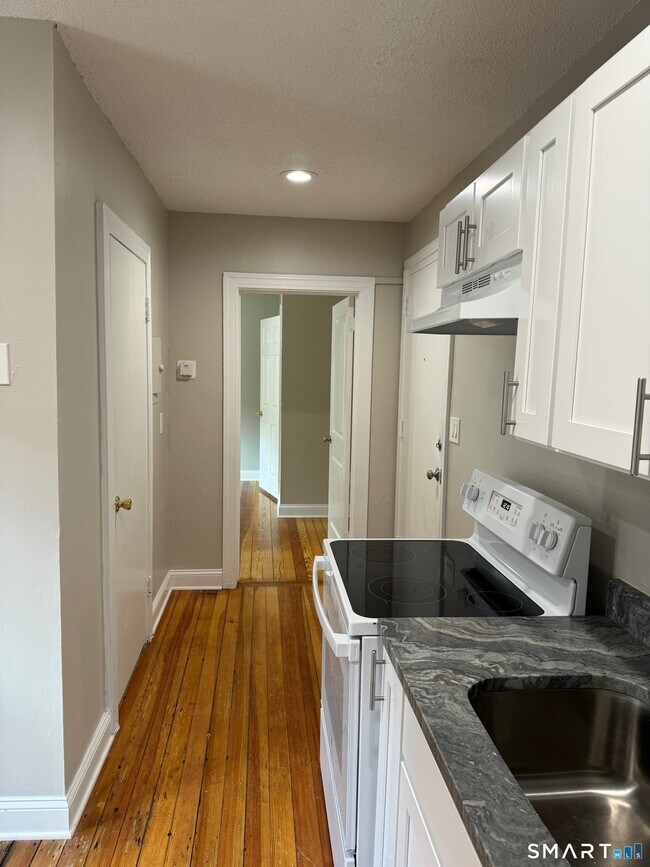 Foto del edificio - 1 Divinity St