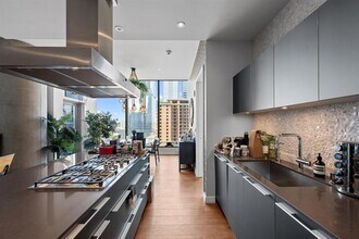 Building Photo - 210 Lavaca St