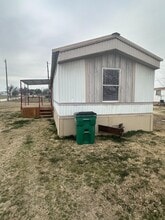 Building Photo - 333 1610