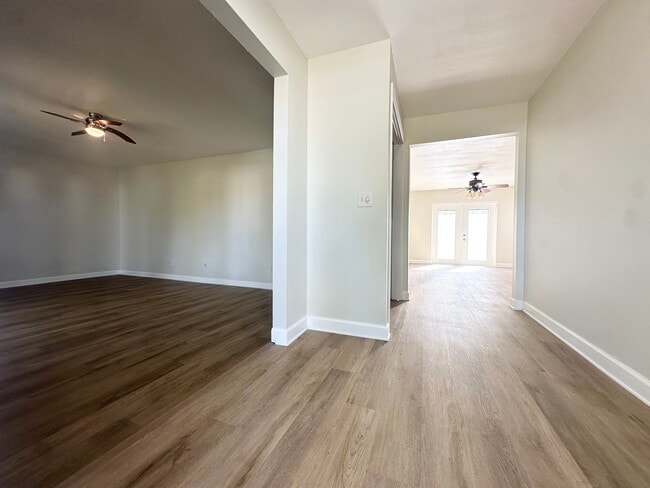 Building Photo - 119 Glendale Dr