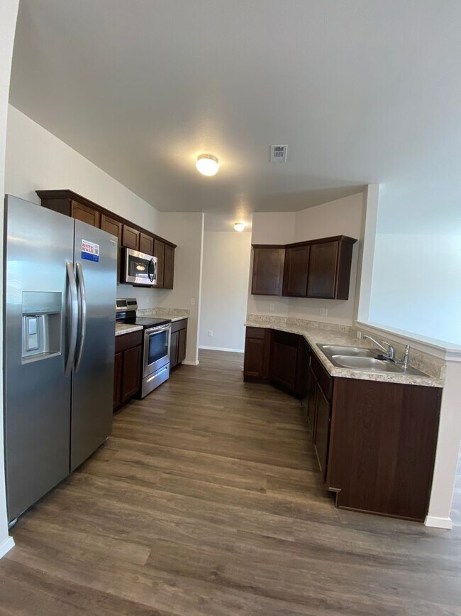 Building Photo - *Pre-leasing* Three Bedroom | Two Bathroom...