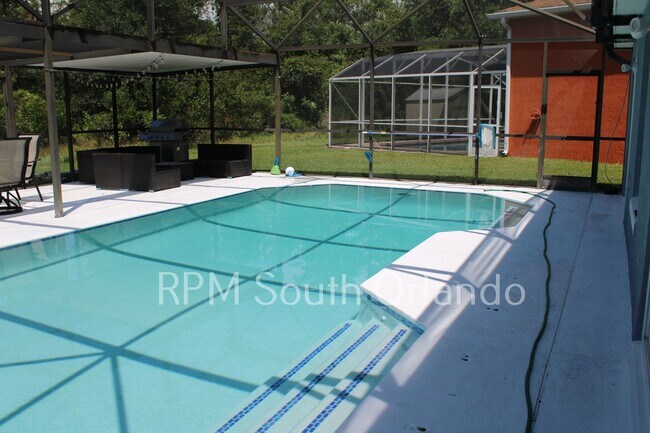 Building Photo - Beautiful 4 Bedroom 2.5 Bath Home with Hea...