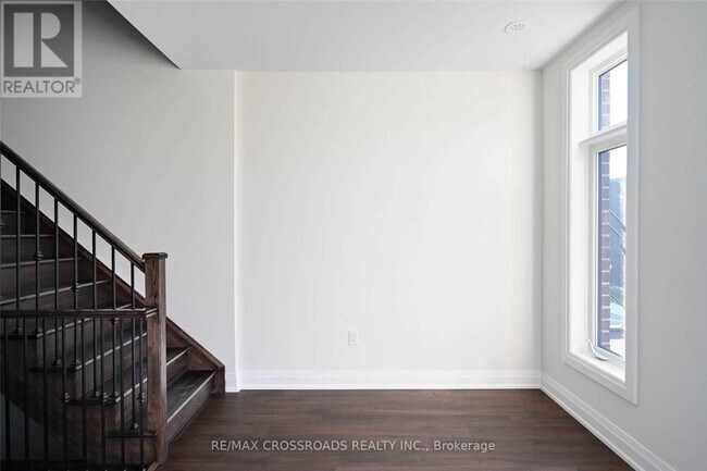 Building Photo - 37 Creekbank Rd