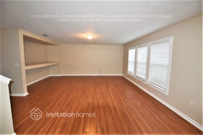 Foto del edificio - 6954 Lake Eaglebrooke Dr