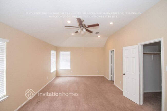 Foto del edificio - 7704 Cresswell Dr