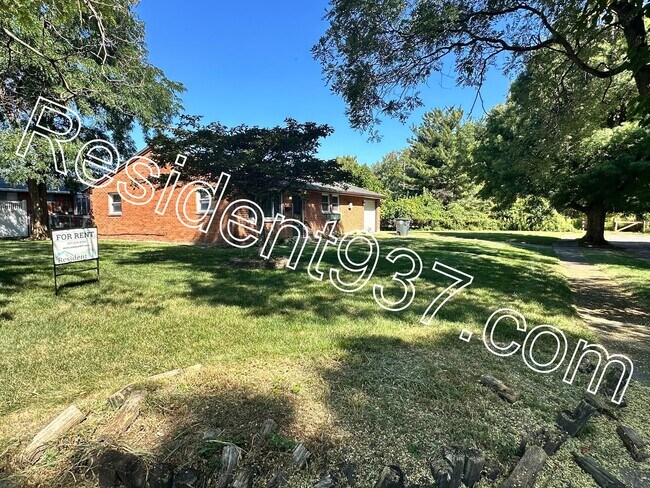 Foto del edificio - 3 Bed 1 bath home on dead end street