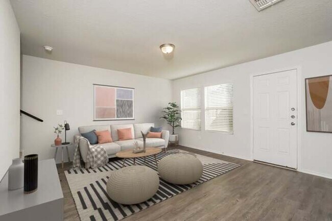 Foto del edificio - 9327 Evening Shade Ct