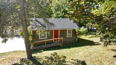 Building Photo - 306 Eubank St