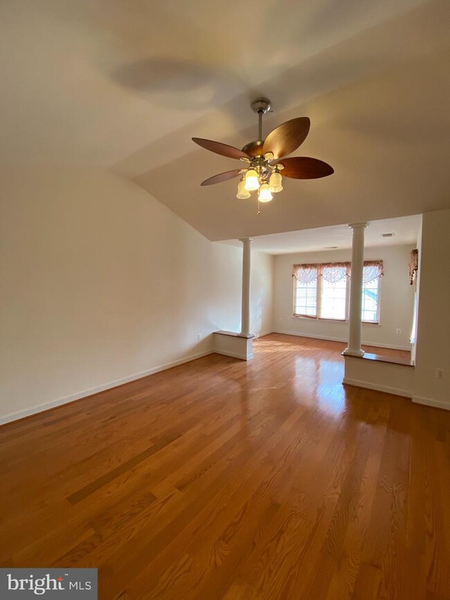 Building Photo - 11647 Park Green Dr