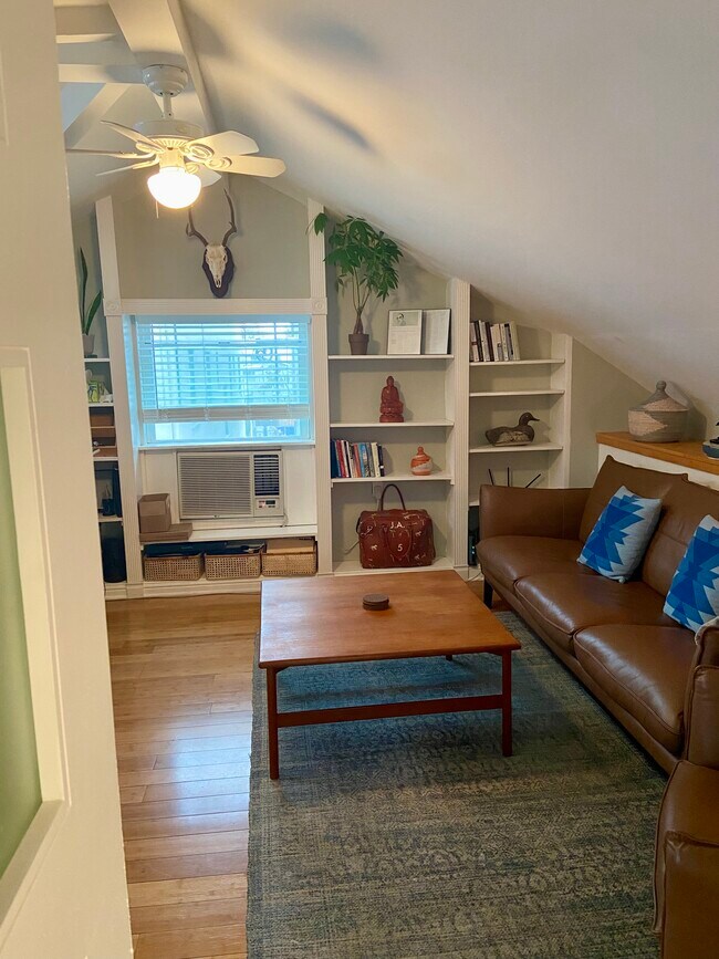 Vista del salón desde el dormitorio - 1610 22nd St