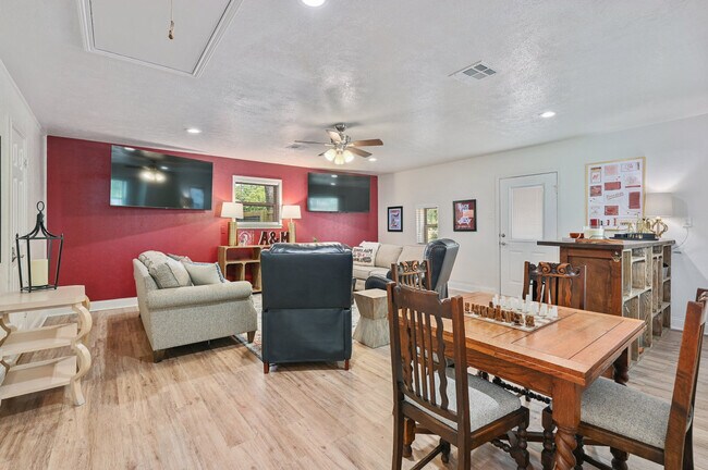 Foto del edificio - 2701 Westwood Main Dr