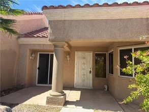 Building Photo - 2425 Showcase Dr