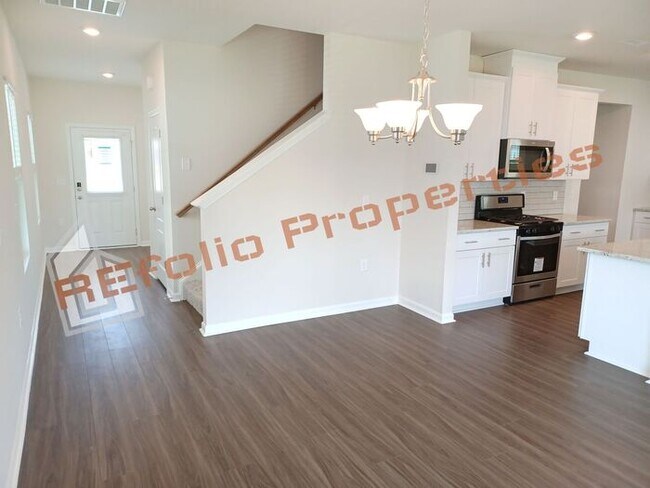 Building Photo - 121 Wilbur Lake Dr