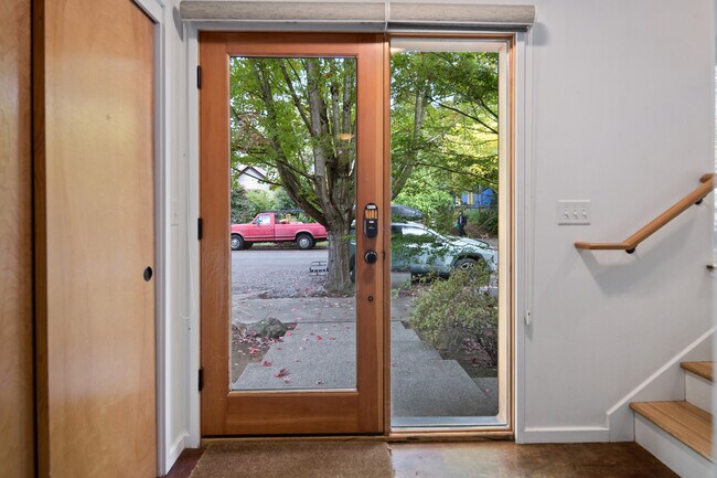 Foto del edificio - 504 NE Brazee St