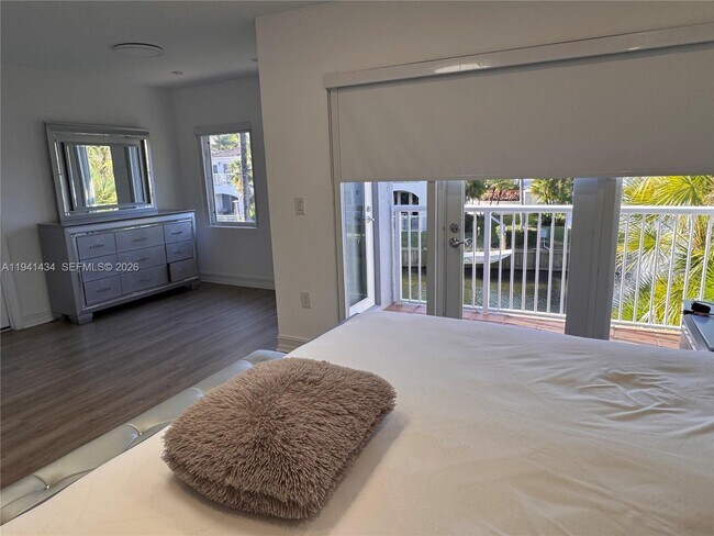 Foto del edificio - 3102 NE 210th Terrace