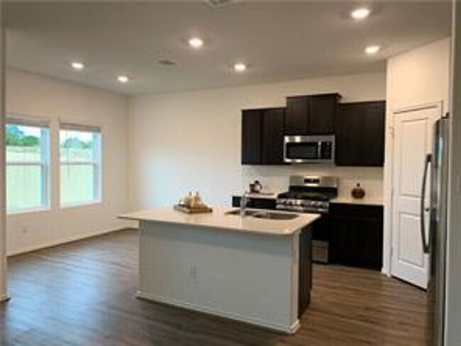 Building Photo - Leander 3-bedroom/2-bath + Office in Bryso...