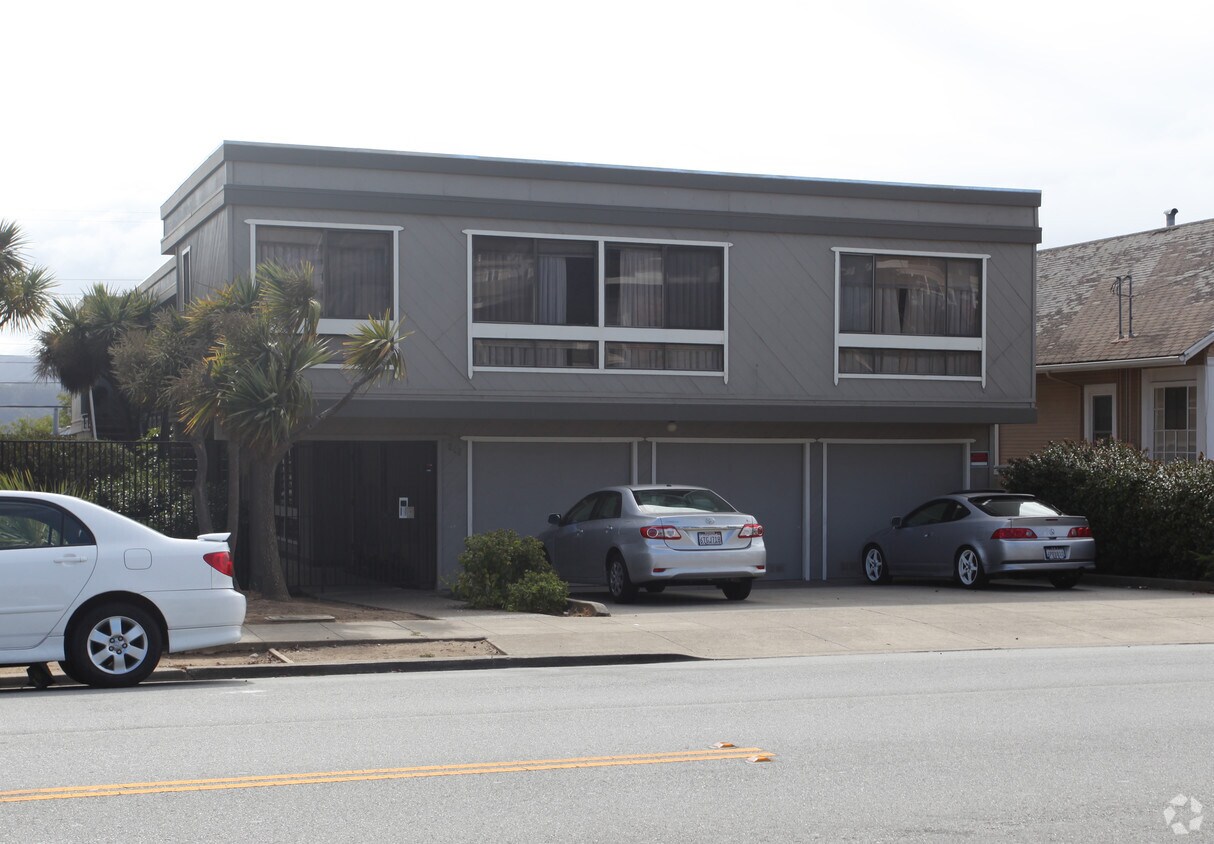 Building Photo - 649 Grand Ave